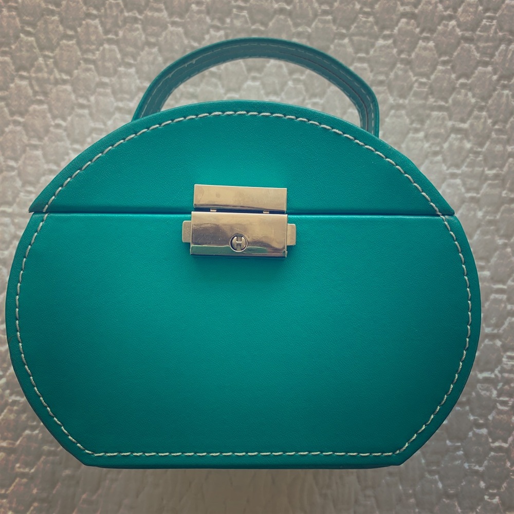 NEW. Adorable “Handbag” Jewelry Box